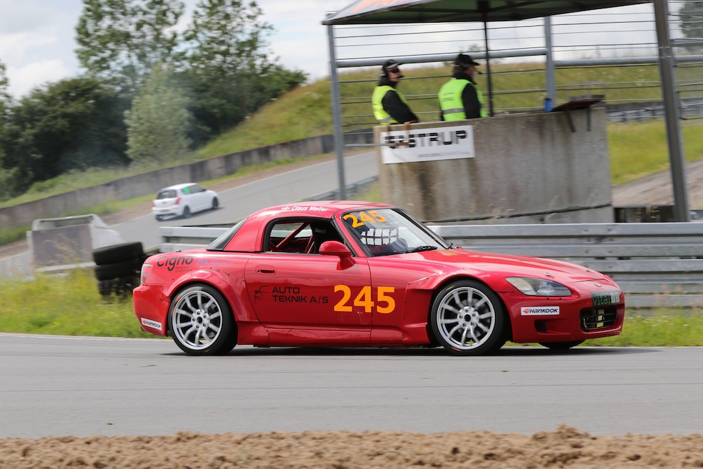 Det blev ikke til mange omgange i weekenden for Claus Møller Jensen, som sprang over træning, kun kørte lidt i kvalen, og herefter løb 1, inden han trak sig fra heat 2.
(Foto: JJ Media)